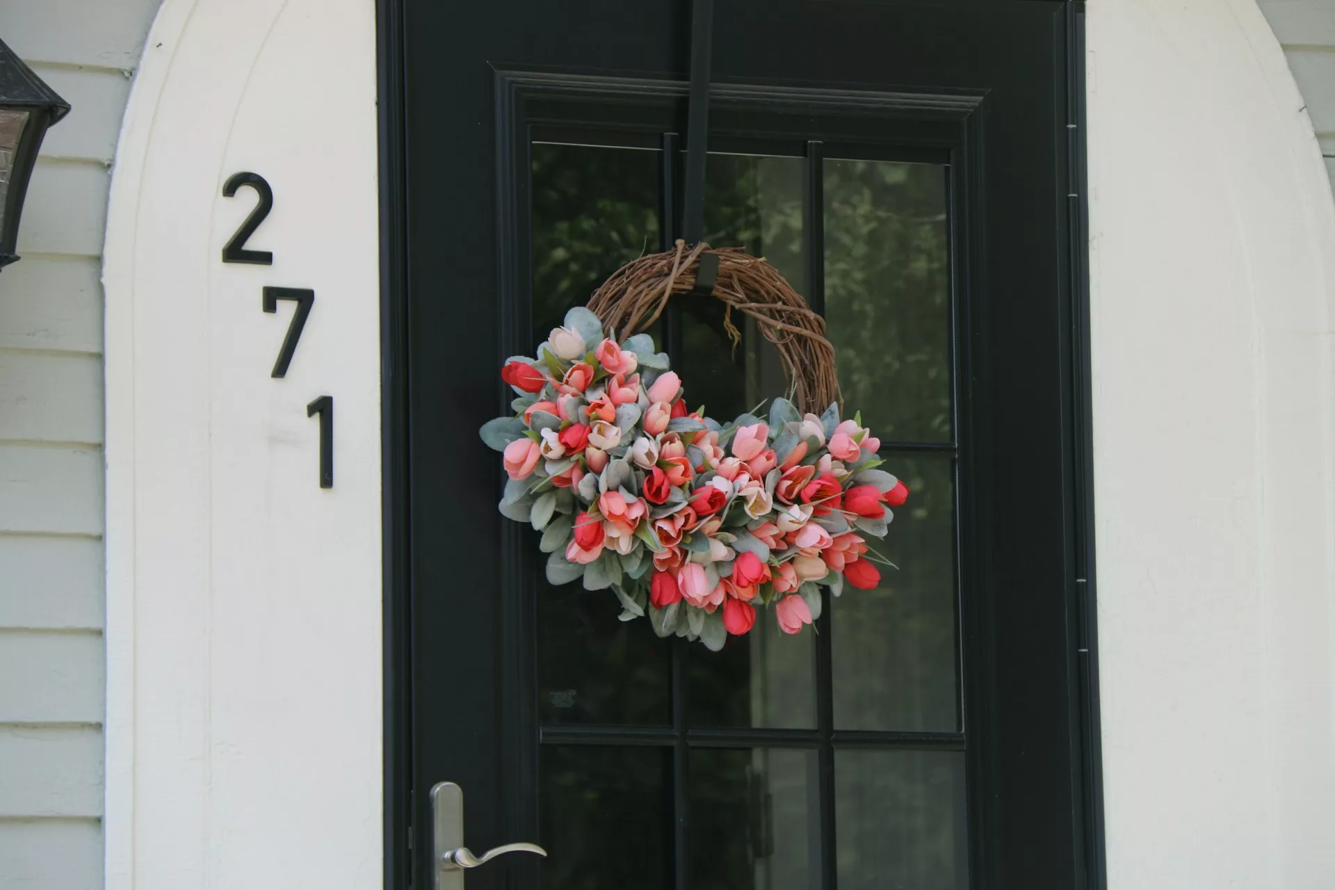 How to Make a Garden Hose Wreath with Blooming Wellies – Home is